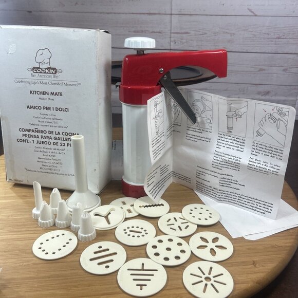 Vintage Kitchen Mate Plastic Cookie Press with icing tips 20 Piece With box - Picture 4 of 5